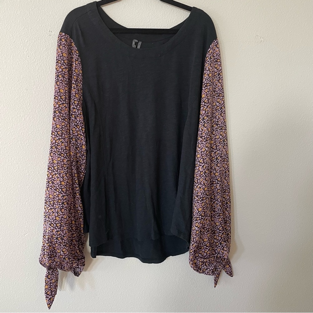 Women's Black and Purple Long Sleeve Top